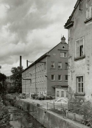 Ehemals Kinderoberbekleidung