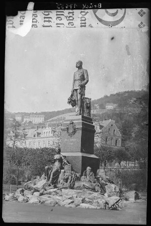 Karlsbad. Kaiser-Franz-Josef-Denkmal (1910) : Karlsbad. Denkmal Kaiser Franz Josef I. (1910; E. Boermel, 1923 entfernt)