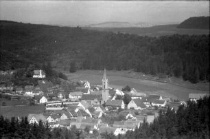 Kirchen-Hausen: Blick von der Höhe auf Kirchen-Hausen