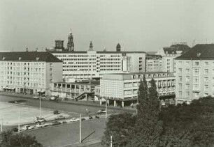 Dresden. Blick vom Haus "Maschinelles Rechnen" nach Nordosten auf die Wallstraße mit Kinderkaufhaus und Gaststätte "Wallterrasse"