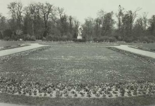 Neue Gartengestaltung : Gartenneugestaltung am Palais mit Blick auf die Skulptur "Die Zeit entführt die Schönheit"
