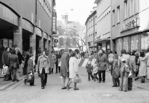 Freiburg: Rathausgasse mit Rathaus