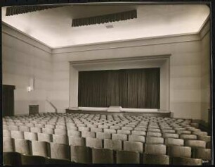 Stadttheater, Brandenburg/Havel: Ansicht Zuschauerraum und Bühne