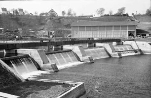 Rheinau: Kraftwerk Rheinau Rheinfall; Wehr und Krafthaus