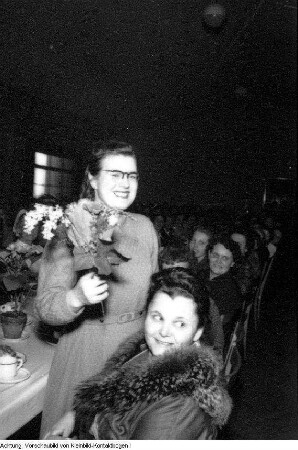 Dresden, Verschiedene Veranstaltungen des Demokratischen Frauenbundes Deutschlands (DFD), Veranstaltung zum Internationalen Frauentag im VEB Funkwerk Dresden, Weihnachtsfeier, DFD-Fasching, Hilfsaktion für Ungarn, u.a., Januar 1957