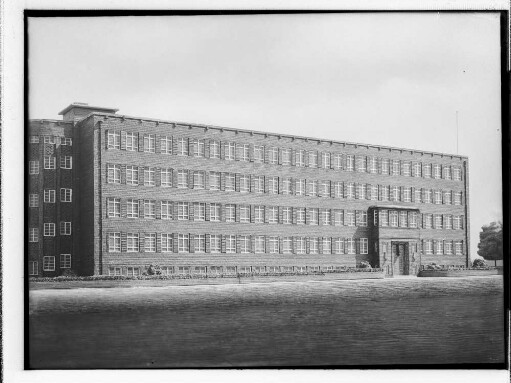 Lyzeum Caspar-Voght-Straße [Schule Caspar-Voght-Straße] [Oberrealschule für Mädchen Caspar-Voght-Straße] (Hamburg-Hamm): Modell : SchumacherWV Nr. 302