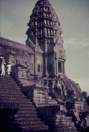 Reisefotos Kambodscha. Angkor. Angkor Vat (1113/1150). Stufen und Tempelturm