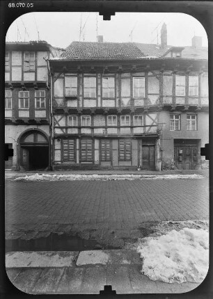 Quedlinburg, Breite Straße 42. Wohn- und Geschäftshaus (um 1550). Straßenfront (Teilansicht)