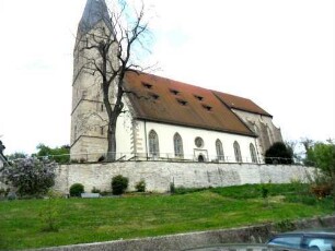 Alexanderkirche - Ansicht von Süden mit Kirche (gotische Hallenkirche) über Kirchhofmauer