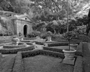 Garten der Villa Massei — Giardino formale