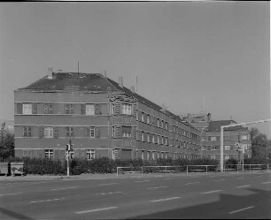 Dresden-Strehlen, Teplitzer Straße 106-112. Häuserzeile, Postsiedlung der Heimstättengesellschaft Sachsen GmbH (1926-1928; P. Löffler)