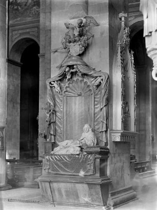 Grabmal des Erzbischofs Anselm Franz von Ingelheim