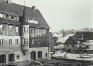 Altenberg. Platz des Bergmanns mit Rathaus. Blick gegen Hotel "Altes Amtshaus-Amtshof"