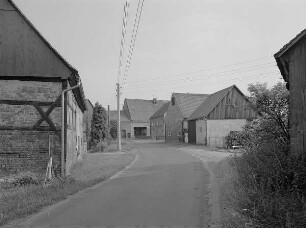 Straßenbild. Blick vom Gehöft Nr. 29