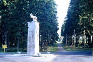 Bohrstuhlmonument, das Wahrzeichen des Ortes