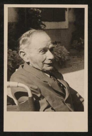 Rudolf Kassner im Garten