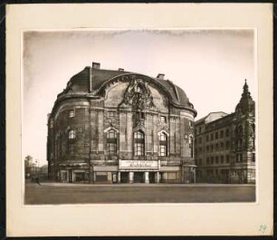 Komische Oper (auch: Künstlertheater, Staatstheater Lustspielhaus), Berlin: Ansicht von Osten