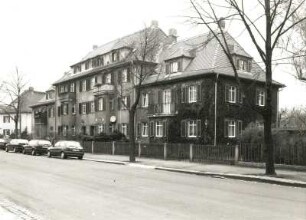 Dresden-Trachau, Kopernikusstraße 34/32. Doppelwohnhaus (Wohnsiedlung Bauverein Gartenheim e.G.m.b.H., 1926/27; P. Beck). Straßenansicht