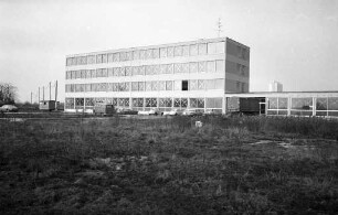 Bau der hauswirtschaftlichen Berufsschule und Berufsfachschule in der Steinhäuserstraße 25.