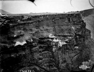 Felswand am Vulkan Kerimasi : Blick auf das Profil einer Felswand am Vulkan Kerimasi
