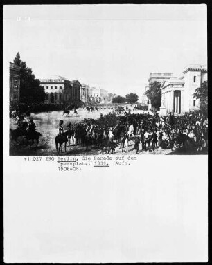 Berlin, Parade auf dem Opernplatz