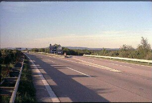 Einfahrt in Tangente Südost (Karlsruhe Richtung Heilbronn) von Nebenfahrbahn Ost (Karlsruhe Richtung Heidelberg)