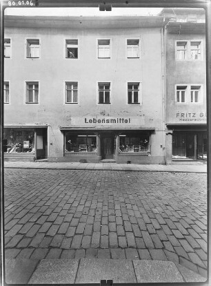 Meißen-Altstadt, Willy-Anker-Straße (Elbstraße) 4. Wohnhaus mit Laden (16. Jh.). Straßenfront (Teilansicht)