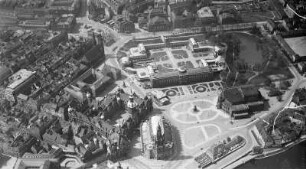 Dresden-Altstadt. Schloss, Theaterplatz und Zwinger. Luftbild-Schrägaufnahme von Nordost