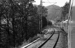 Nussbach; Hornberg: aus dem Zug: Schwarzwaldbahnstrecke zwischen Nussbach und Hornberg