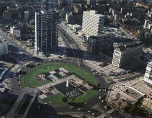 Luftaufnahme, Blick von Süd-Osten auf den Ernst-Reuter-Platz. Berlin-Charlottenburg, Ernst-Reuter-Platz