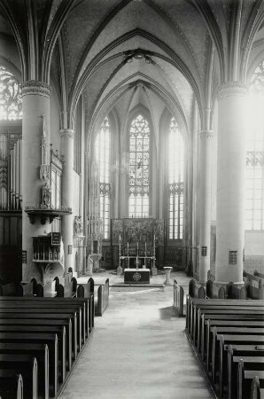 Korbach, Pfarrkirche : Korbach. Pfarrkirche St. Kilian. Inneres nach Osten