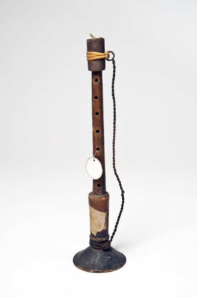 Oboe with cylindrical tube with finger holes