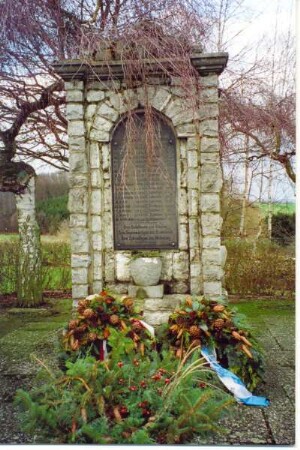 Kriegerdenkmal in Vahlhausen. Detmold. Vahlhausen. Papierabzug