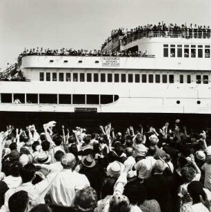 Auslaufen der Queen Mary