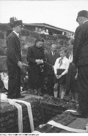 Gerhard Dietze, Ingenieur und Nationalpreisträger der DDR, Beerdigung von Magnus Dedek, Erna Berger, Weltmeister Eberhard Luther, Walter Otto, Emaillegussformer, Juni-August 1955