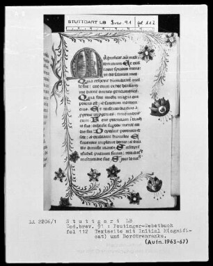 Gebetbuch des Konrad Peutinger — Initiale M(agnificat) mit anschließender Blumenranke, Folio 112recto