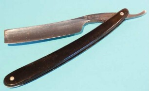 J.A. HENCKELS' ¼ HOHLSCHLIFF Rasiermesser