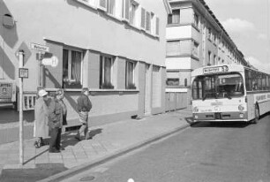 Omnibushaltestelle "Weiherhof" in der Weiherfeldsiedlung