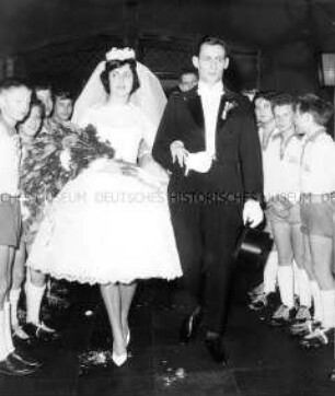 Die Hochzeit von Wolfgang Neumann und Inge Hartig in Hermsdorf