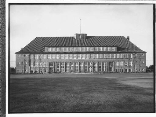 Schule Langenhorn [Heute: Fritz-Schumacher-Schule] (Hamburg-Langenhorn): Mittelbau : SchumacherWV Nr. 294