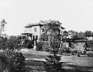 Gästebuch des Woldemar von Seidlitz : Dresden-Blasewitz. Villa, Residenzstraße 33. Haus der Familie von Seidlitz, aus dem Gästebuch des Woldemar von Seidlitz. Dresden: Kupferstich-Kabinett, ohne Inv.Nr.