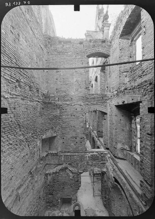 Bad Muskau. Ruine des Neuen Schloßes. Innenansicht