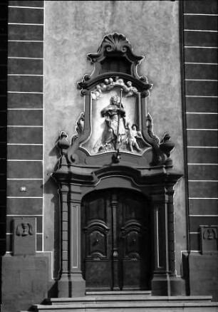 Herbolzheim: Portal der Stadtkirche
