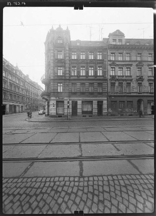 Görlitz-Altstadt, Landeskronstraße. Wohnhaus mit Läden. Straßenfront