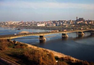 Warschau : Warschau. Blick über die Weichsel auf die Stadt