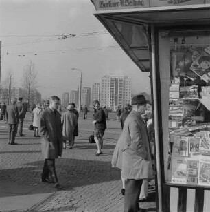 Dresden. Blick über den Postplatz nach Westen auf die Wohnbebauung Freiberger Straße