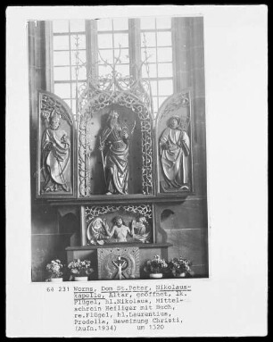 Altar mit einem bärtigen Heiligen (oder Gottvater?) flankiert vom heiligen Nikolaus und dem heiligen Laurentius