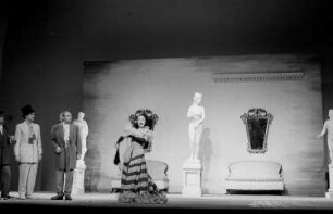 Szenenbilder aus der Oper "Don Pasquale" von Gaetano Donizetti an der Komischen Oper Berlin