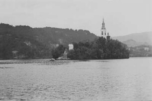 Marienkirche im Bleder See : Die Kirche Mariä Himmelfahrt auf einer kleinen Insel im Bleder See.