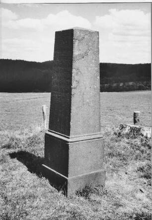Gedenkstein; Staufenberg, Strackeloh